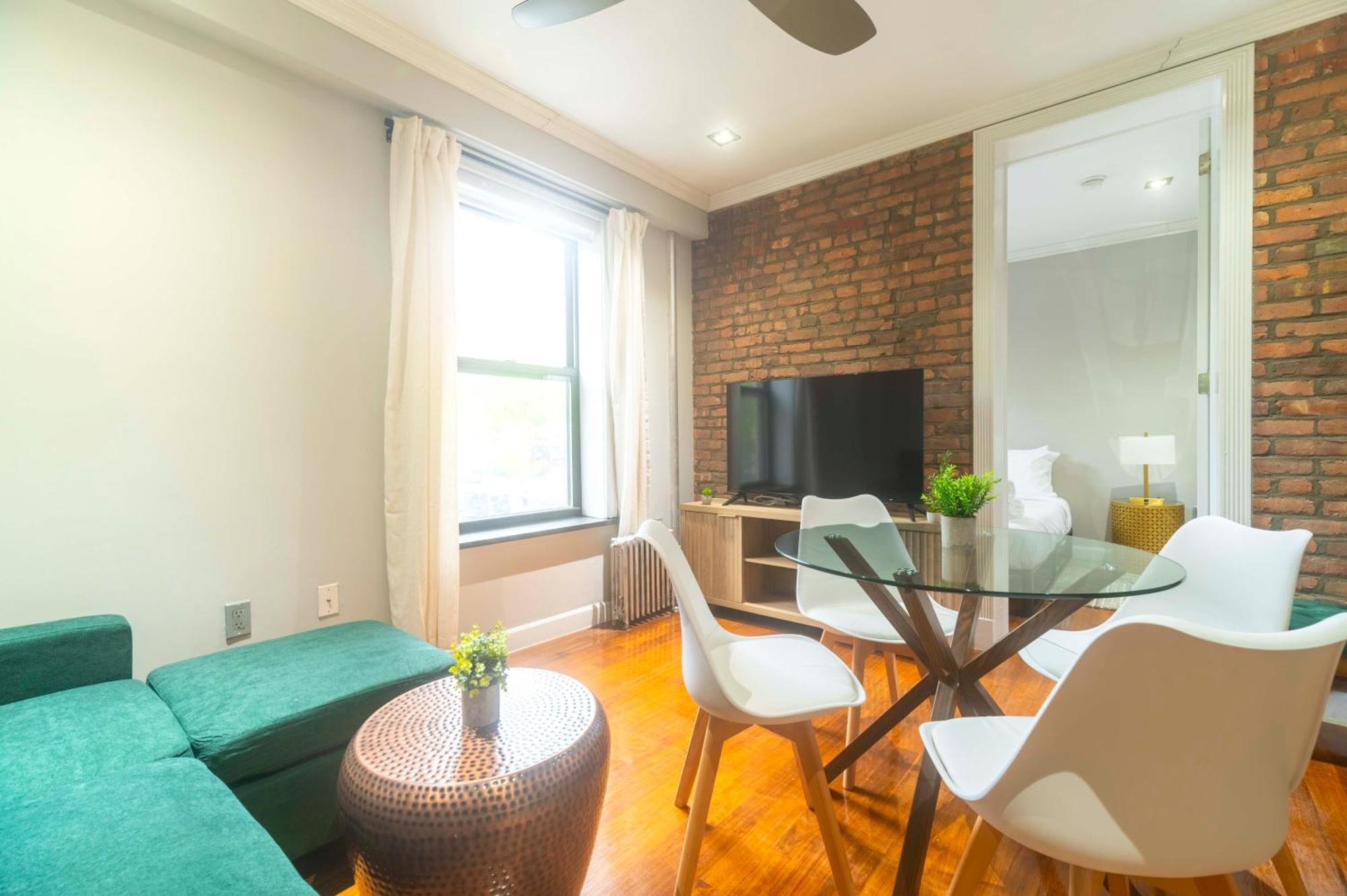 Stylish 2br In Manhattan Appartement